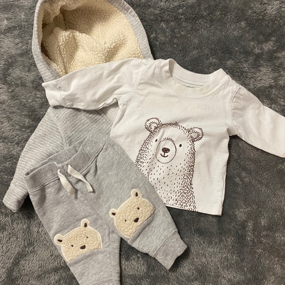 ⏰✨3 for 25✨⏰ 0-3 month Carter’s bundle